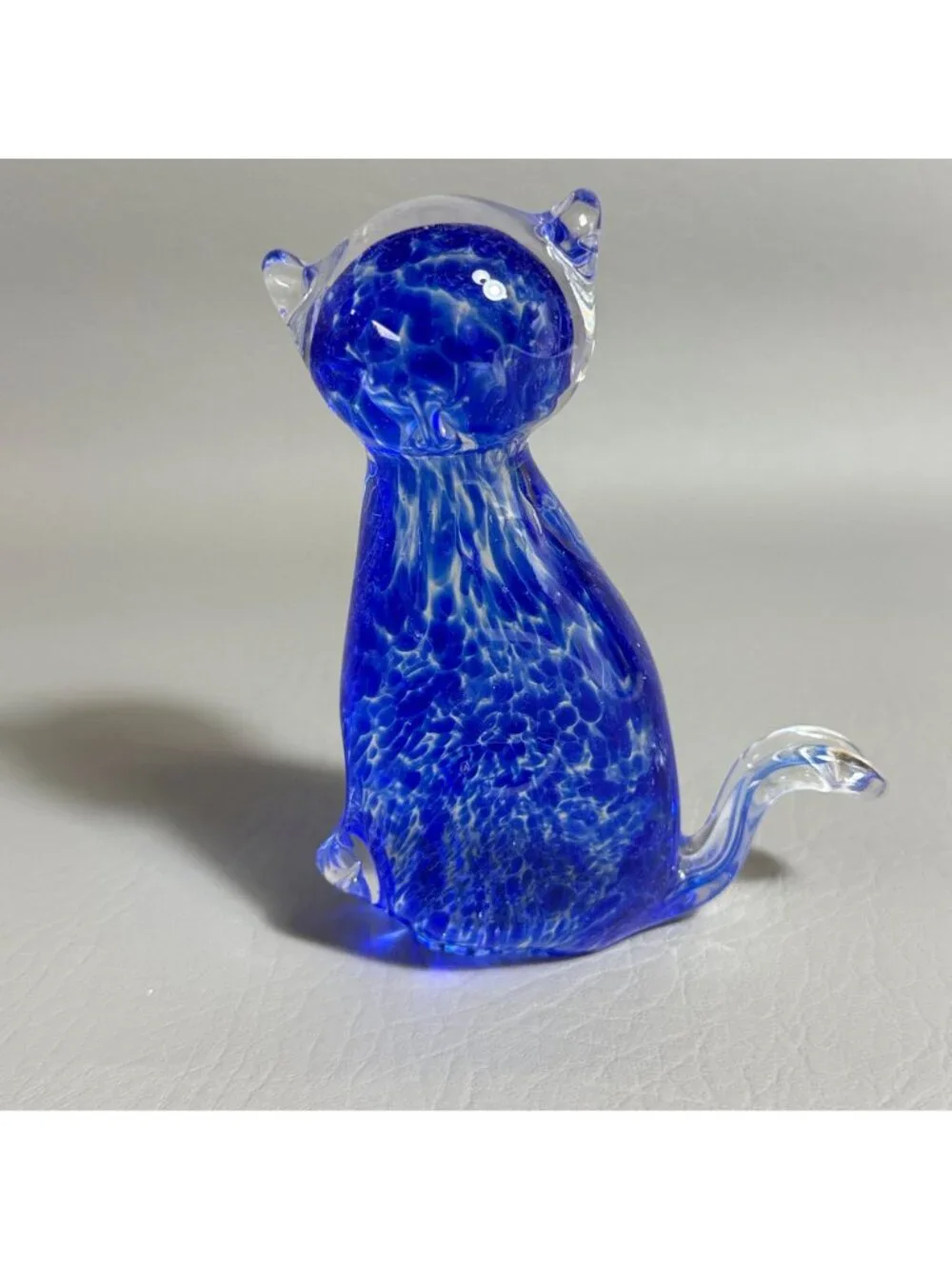 Retro Cobalt Blue Speckled Glass Sitting Cat Statue Clear Tail Paperweight 5
